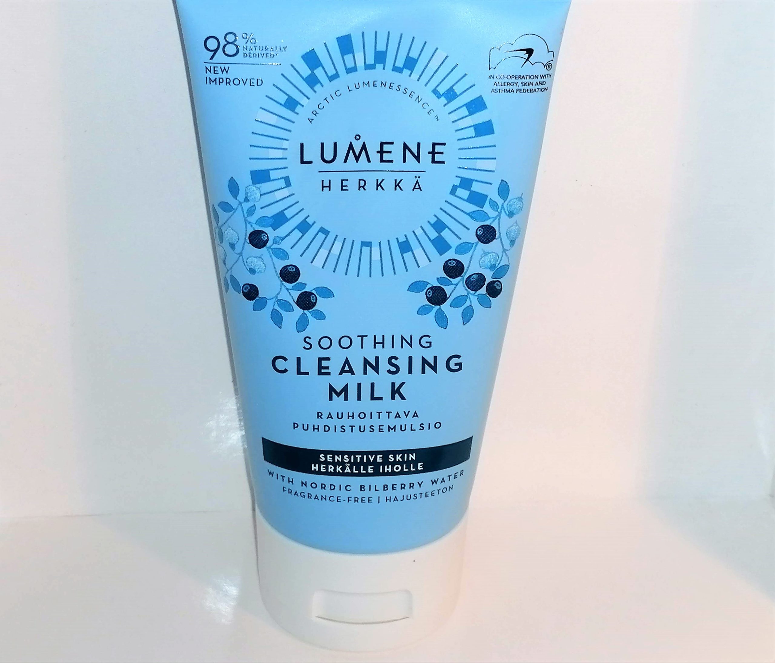 Soothing Cleansing Milk från Lumene